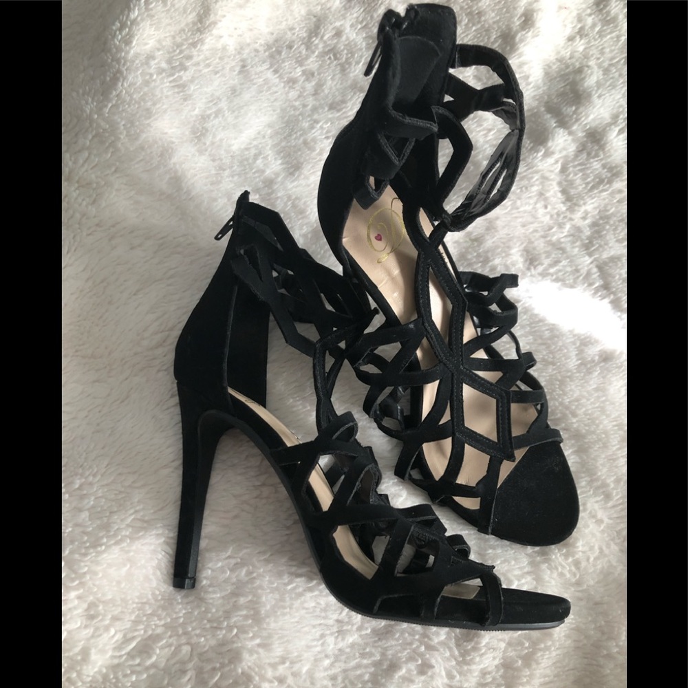 Black shoes